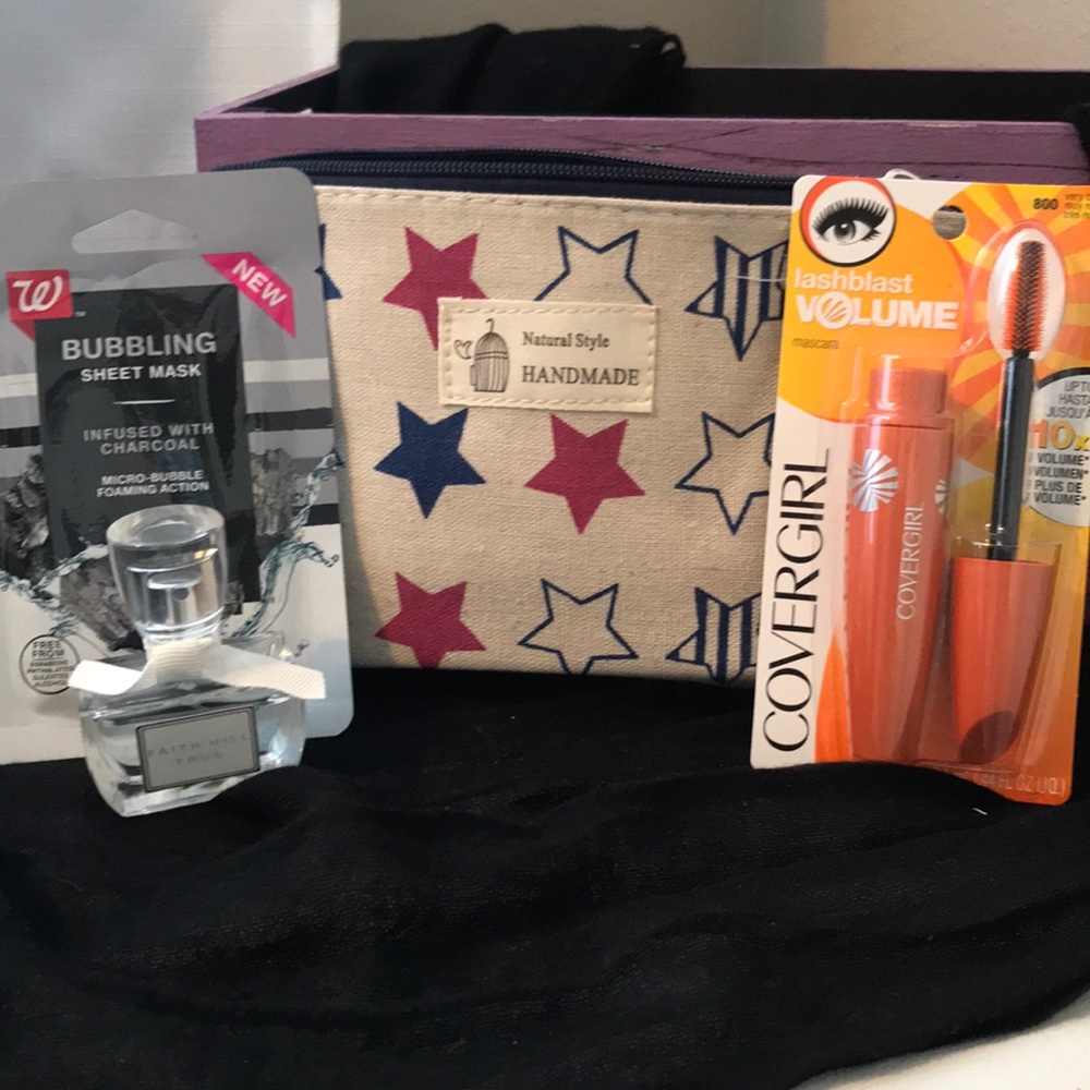 Beauty bundle #5 Flag makeup bag with pockets
